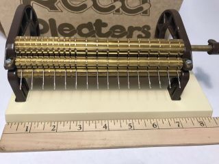 Vintage READ Smocking PLEATER 16 Row with INSTRUCTIONS Box SCREWDRIVER 5