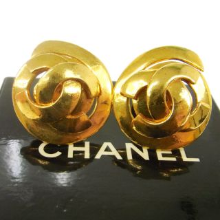Auth Chanel Vintage Cc Logos Earrings 1.  0 - 1.  0 " Clip - On Gold - Tone Ak16750j