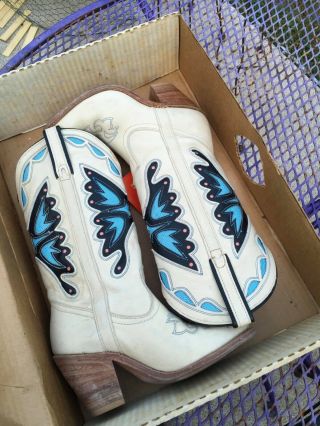 Vintage Miss Capezio Ivory Leather Butterfly Britney Boots Stack Heel Womens 7 M
