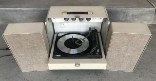 Vintage G.  E.  General Electric Trimline 500 Turntable Record Player & Speakers