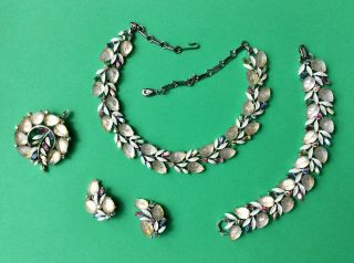 Lisner Vintage Jewellery 1960s White Wedding Ncklace Bracelet Brooch Ear