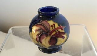 Vintage Art Deco Moorcroft Pottery Tube Lined “hibiscus” Miniature Globe Vase