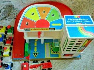 Vintage Fisher Price Play Family Little People Garage 2504 Complete W/tow