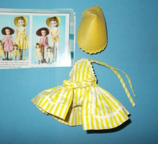 1950s Madame Alexander - Kins Wendy Beachwear Outfit Matches Cissette & Cissy