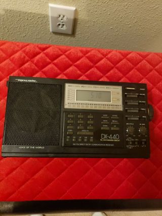Vintage Realistic Dx - 440 Am Fm Sw Radio With Power Adapter Listen To The World