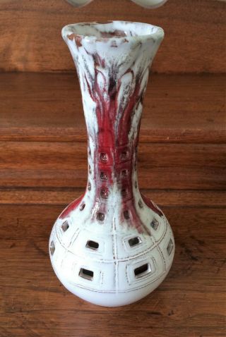 Vintage MCM Blue Mountain Pottery Canada ' BMP ' Studio Cut Vase Red & White 3