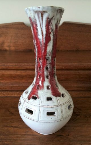 Vintage MCM Blue Mountain Pottery Canada ' BMP ' Studio Cut Vase Red & White 5