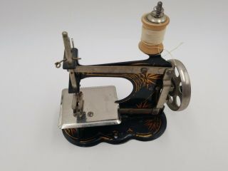 Antique Vintage Toy Sewing Machine FW Muller Model 4 Miniature Child ' s 7