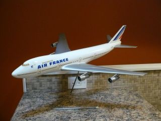 Vintage 1/100 Air France Boeing 747 - 400 Desk Top Model With Wire Stand
