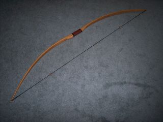 Vintage Ben Pearson (?) Archery Wood Long Bow 30