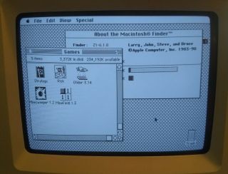 Vintage 1992 Apple Macintosh Classic II Computer M4150 - RECAPPED 3