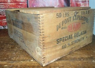 Antique/\Vintage Wood Wooden Dovetailed Crate DUPONT Special Gelatin EXPLOSIVES 5