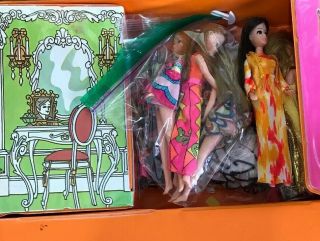 Topper Dawn & Friends Dolls with Case (5) Female Dolls,  Clothes & Accessories 2