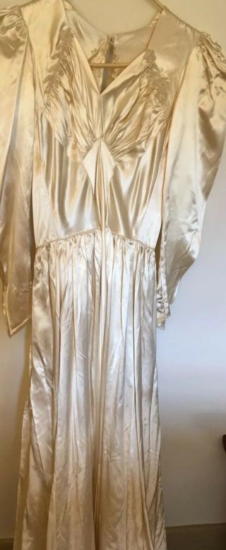 VINTAGE IVORY SATIN 1940s WEDDING GOWN WITH TRAIN.  Cov’d Buttons.  SIZE 4.  L/S. 2