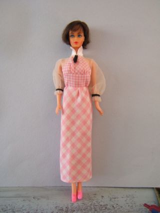 Vintage 1970 Mod Tnt Body Hair Fair Brunette Barbie Doll In Quick Curl Dress
