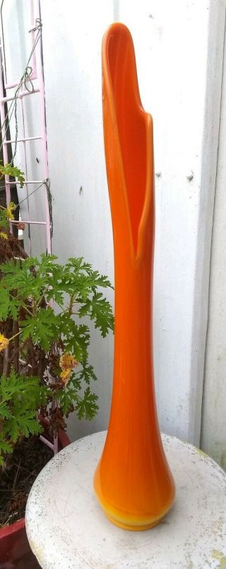 Vtg Retro Mcm L E Smith 25 " Orange Stretch Slung Glass Vase