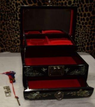 Vintage Black Lacquered Chinese Jewelry Box With Inlaid Mother Of Pearl Peacock
