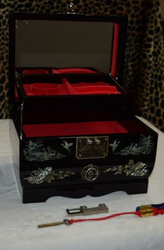 Vintage Black Lacquered Chinese Jewelry Box with Inlaid Mother of Pearl Peacock 2