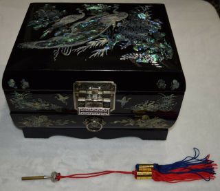 Vintage Black Lacquered Chinese Jewelry Box with Inlaid Mother of Pearl Peacock 3