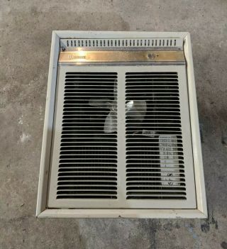 Qmark In Wall Heater Vintage Model Number Cwh2207a