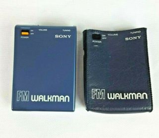 Vintage Sony Fm Stereo Walkman Srf - 40w W/ Belt Clip Leather Case