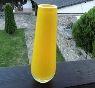 Vtg.  Mid - Century Modern Art Glass Yellow Murano Cased Vase