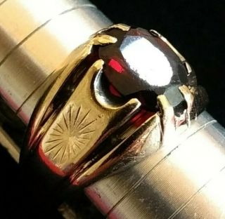 Vintage 1970 Men/gents Large 9ct Gold & Solitaire Garnet Gypsy Style Ring,  5.  6g.
