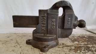 Vintage 4.  5 " Jaws Athol M & F Co.  614 - 1/2 Bench Vise With Fixed Base Usa
