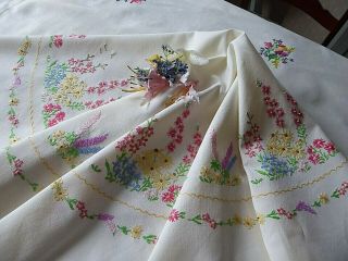 VINTAGE HAND EMBROIDERED TABLECLOTH - DELICATE FLOWER CIRCLE & GARDENS 4