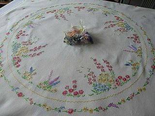 VINTAGE HAND EMBROIDERED TABLECLOTH - DELICATE FLOWER CIRCLE & GARDENS 5