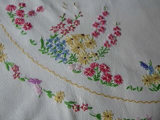 VINTAGE HAND EMBROIDERED TABLECLOTH - DELICATE FLOWER CIRCLE & GARDENS 6