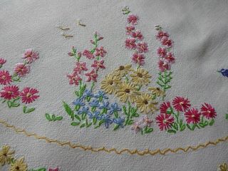 VINTAGE HAND EMBROIDERED TABLECLOTH - DELICATE FLOWER CIRCLE & GARDENS 7