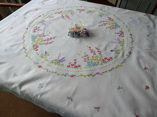 VINTAGE HAND EMBROIDERED TABLECLOTH - DELICATE FLOWER CIRCLE & GARDENS 8