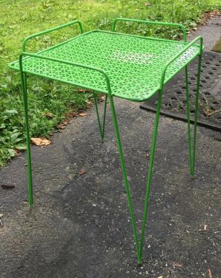 Vtg Mid - Century Metal Mesh Top Plant Stand Patio Side Table