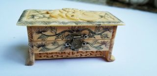 Vintage Cream Oriental Trunk With Latch Fancy Carved Cat Design On Top