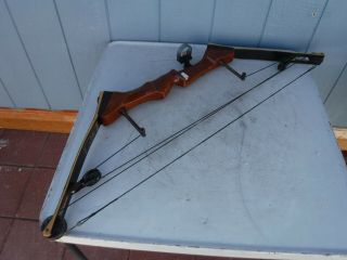 Vintage Browning Explorer Ii Right Hand Compound Bow With Cobra Sight