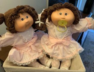 Vtg 1985 Cabbage Patch Kid Twin Girl Dolls browHair Lace Dress Tights Mary Janes 2