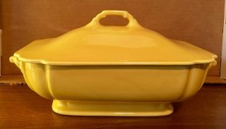Vintage Riviera Yellow Covered Casserole Dish from Homer Laughlin 2