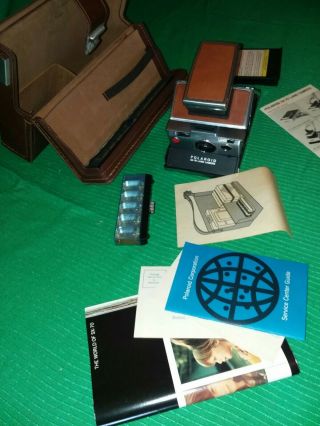 Polaroid SX - 70 Land Camera W/ Accessories And Case Vintage 3