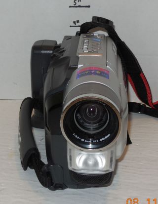 Vintage JVC GR - SXM540 VHS - C video camera recorder Camcorder 2