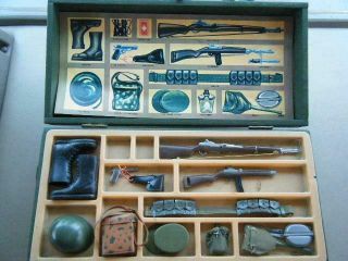 Vintage 1964 Gi Joe Action Soldier Foot Locker With Accesories