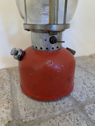 Vintage Coleman 200A Gas Lantern 1966 Date Code Globe FULLY FUNCTIONAL 2