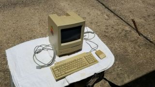 Vintage Apple Macintosh Mac Computer - With Keyboard,  Mouse,  And Case
