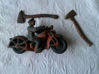 Vintage Hubley Cast Iron Red Toy Patrol Motorcycle W/ Driver 4.  25 " Made In Usa