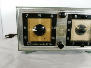 Vintage 1953 EMERSON Clock Radio Tube Receiver Model 718 - - - 2