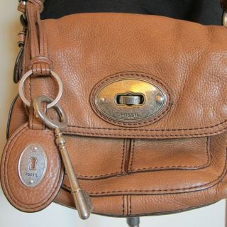 Iconic Fossil " Long Live Vintage " Quality Tan Leather X Body Bag