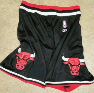 Chicago Bulls Vintage Champion Basketball Shorts Size Large 36 - 38
