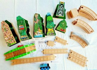 Vintage Thomas the Train Racing Down the Rails Wooden Railway Set Complete 4