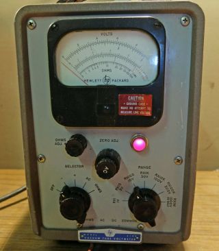 Vintage HP 410B Vacuum Tube Voltmeter 2