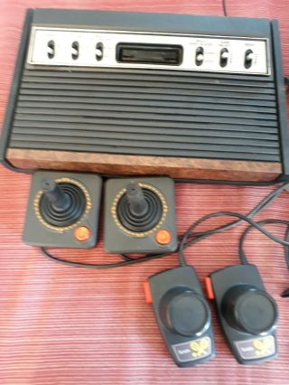 Vintage Tele - Games Arcade Console Atari Type Woodgrain Console (ntsc)